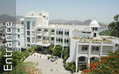 Hotel Hilltop Palace - Lake facing hotels in Udaipur.